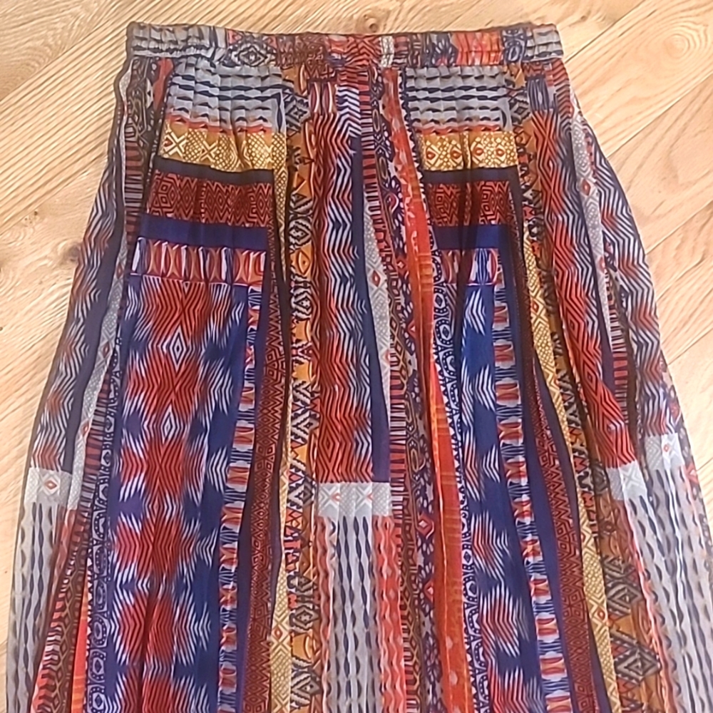 Mix Nouveau NY Pleated Aztec Tribal Lined Maxi Skirt.  Sz M.  Red/Blue/Gold
